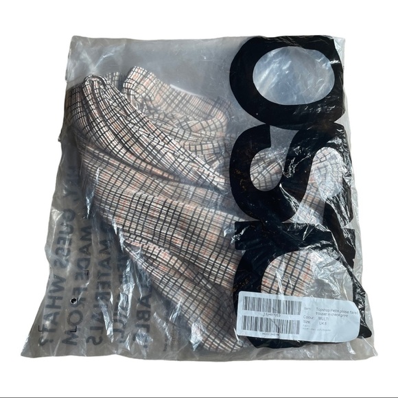 ASOS Design Topshop Petite plisse flared pant in check print - Picture 8 of 12